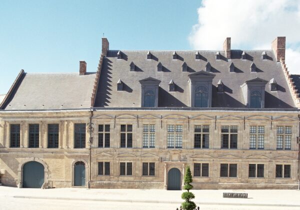 Musée des Flandres – Hôtel de la Noble cour