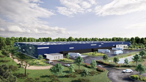 Site industriel contemporain avec bâtiments logistiques intégrés dans un environnement paysager.parc logistique médoc